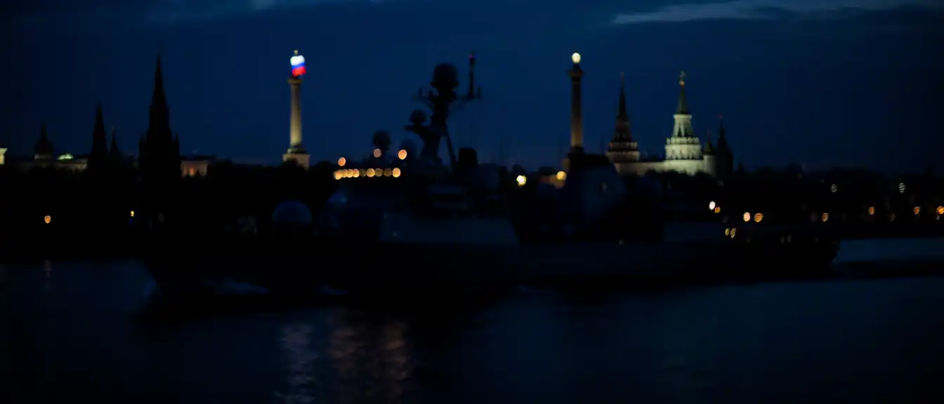 Морская мощь и огни Петербурга: как прошло празднование Дня ВМФ