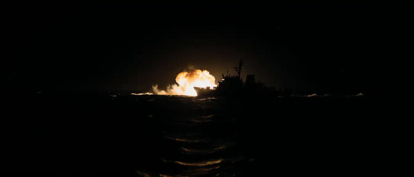 Ночные атаки в Черном море: российская армия поразила суда с военным имуществом