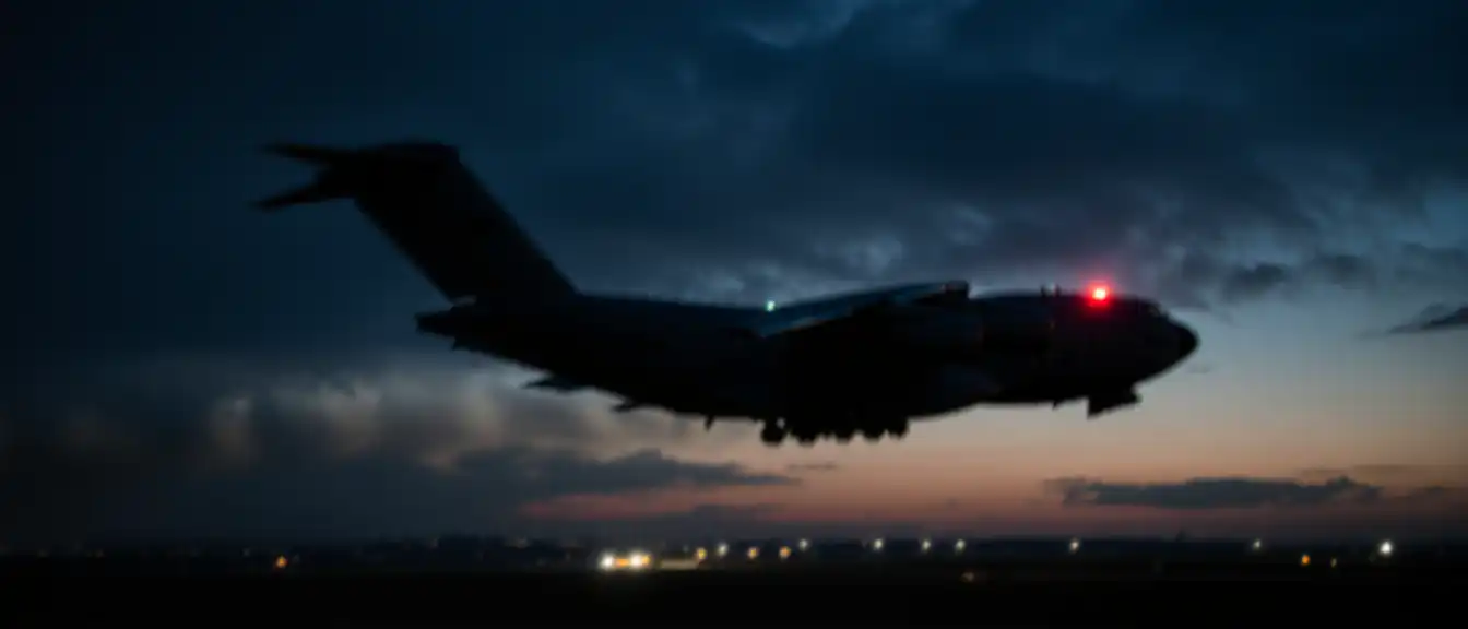 Экстренная посадка американского транспортника: Boeing C-17A Globemaster III передал сигнал тревоги