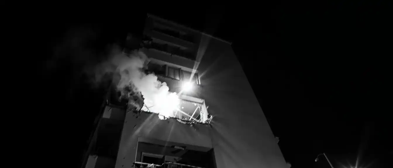 Ночной удар по Ялте: атака беспилотников привела к массовым ранениям в жилом секторе