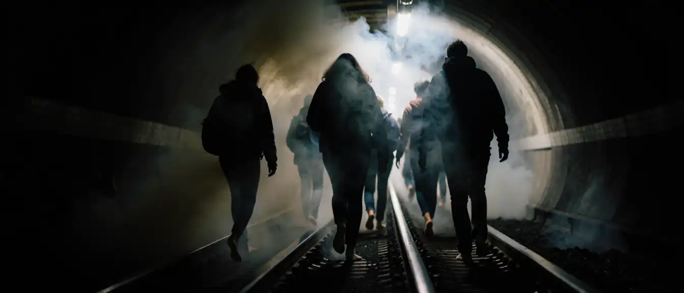 Дым, паника и самоэвакуация: как пожар в тоннелях метро Барселоны парализовал транспорт города