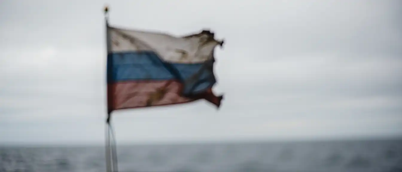 Под флагом Отечества: Владимир Путин направил поздравления военно-морским силам России