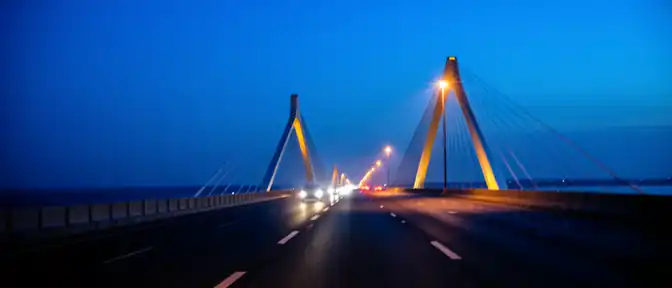 Крымский мост снова открыт: движение транспорта восстановлено после ночного перерыва