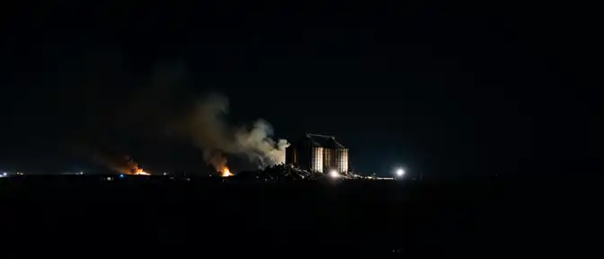 Ночной налет на побережье: зерновой терминал в Новороссийске попал под удар беспилотников