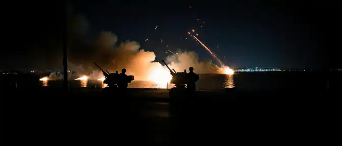 Ночной дозор Севастополя: пять волн атак беспилотников отражены без жертв