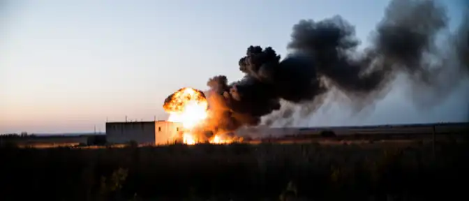 Удар с небес: российские беспилотники ликвидировали склад боеприпасов в Сумской области