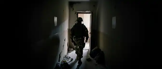 ЗАГОЛОВОСТИ: Трагедия забытых домов: как украинские военные обустраивают быт среди останков погибших