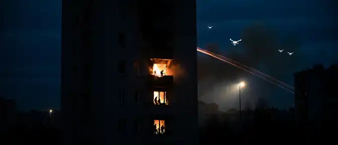Ночная атака дронов на Подмосковье: пожары в жилых домах и масштабные перехваты в небе