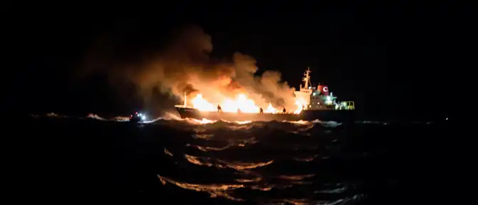Огонь в Черном море: атака БПЛА на грузовой транспорт у побережья России