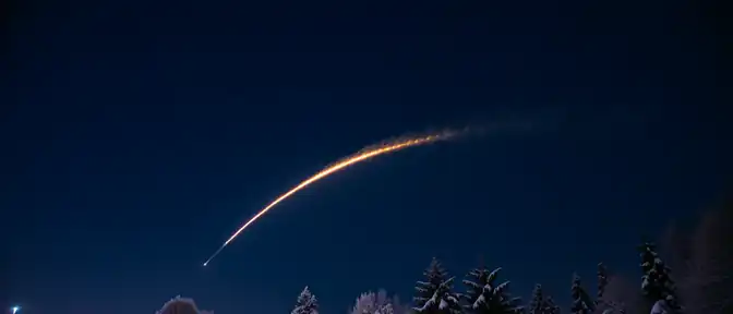 Таинственная небесная иллюминация над Подмосковьем: жители региона зафиксировали движение светящихся объектов